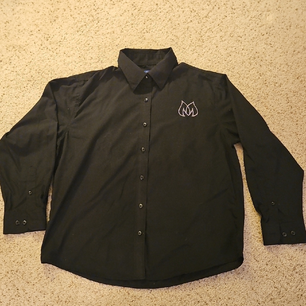 Women's Hyvee Market Grille Black Button Down Shirt